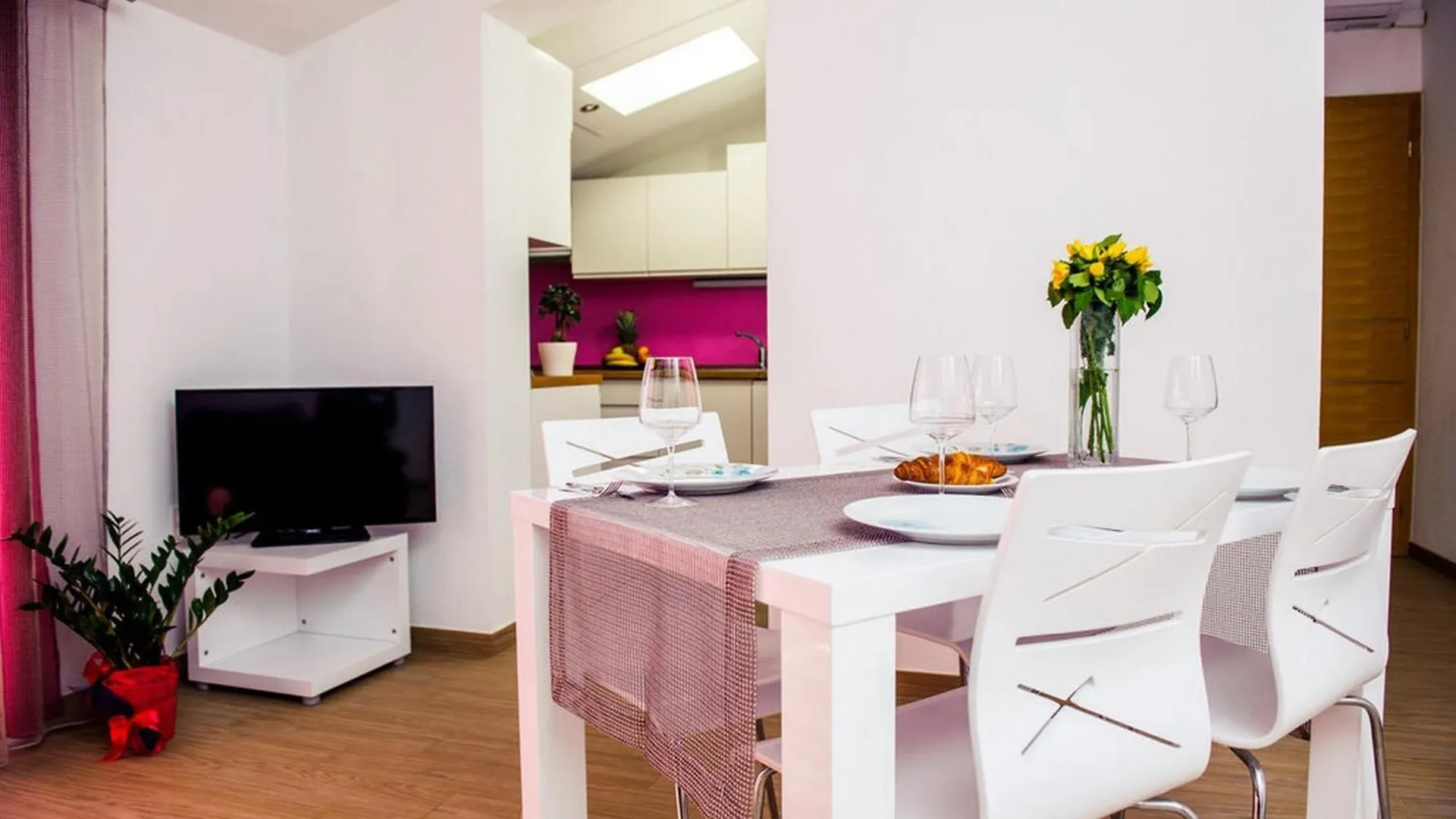 Stylish Apartments With Shared Pool, Sea Views, And Sun Terrace Kastela Croatia