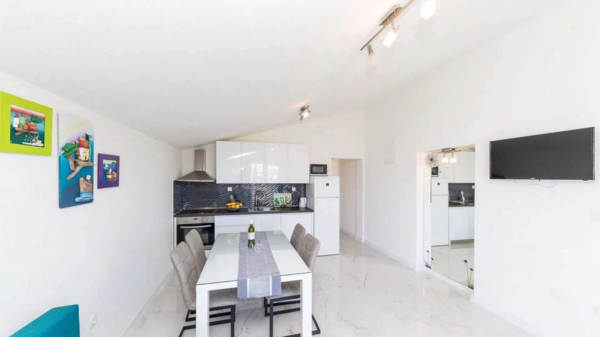 Stylish Apartments With Shared Pool, Sea Views, And Sun Terrace Kastela Croatia