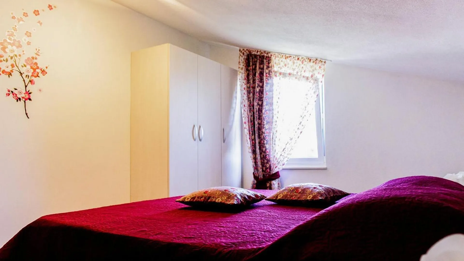 Stylish Apartments With Shared Pool, Sea Views, And Sun Terrace Kastela Croatia