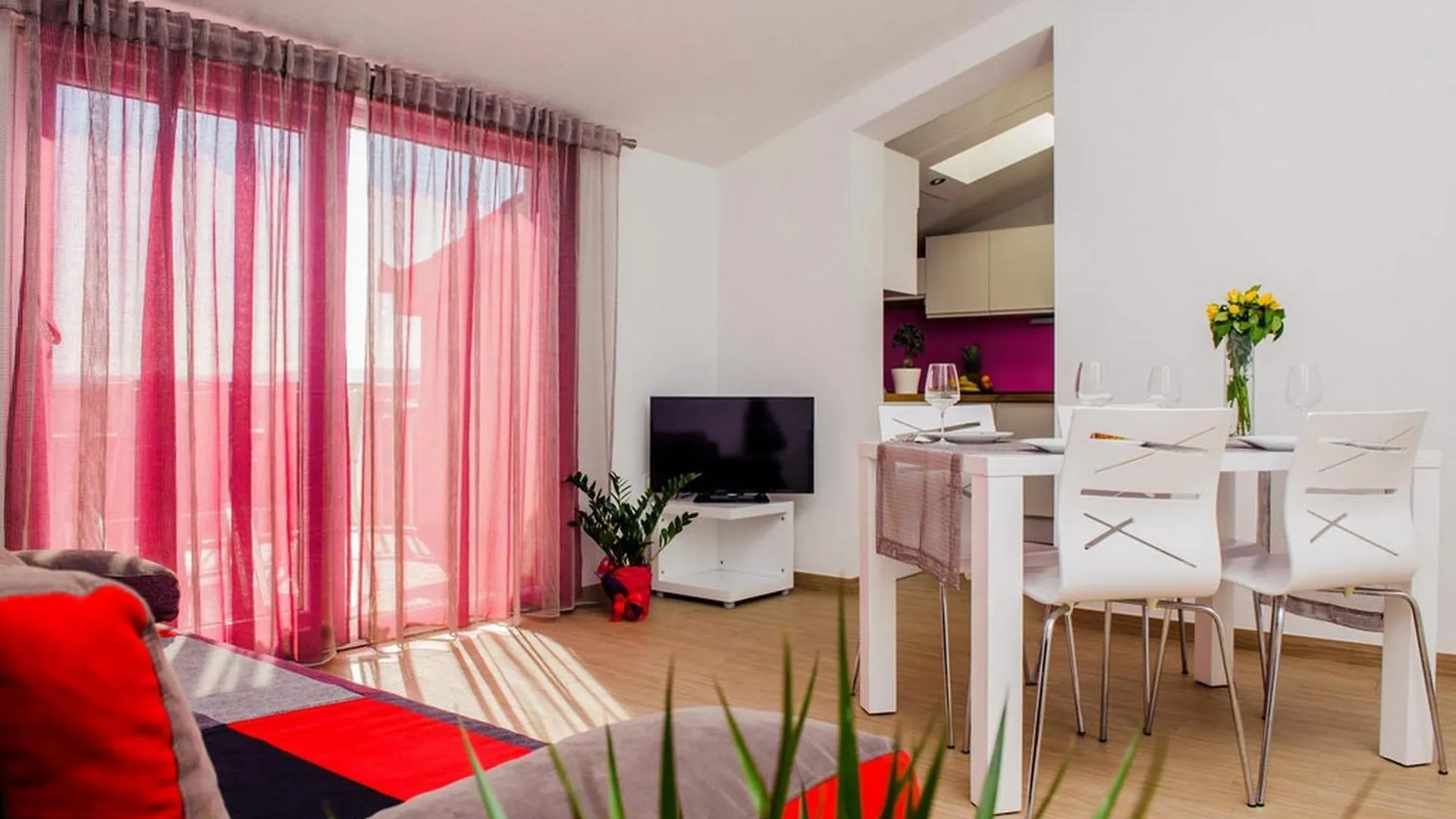 Stylish Apartments With Shared Pool, Sea Views, And Sun Terrace Kastela
