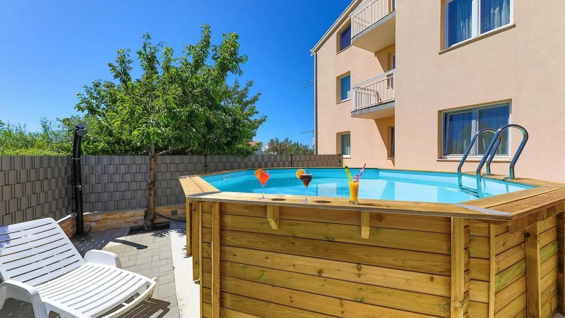 Stylish Apartments With Shared Pool, Sea Views, And Sun Terrace Kastela